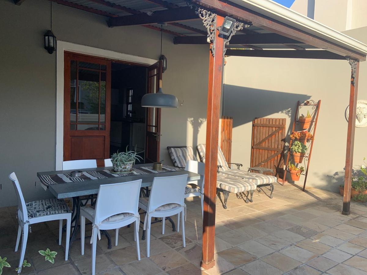 La Gratitude Self Catering Cottage Франшхоек Екстериор снимка