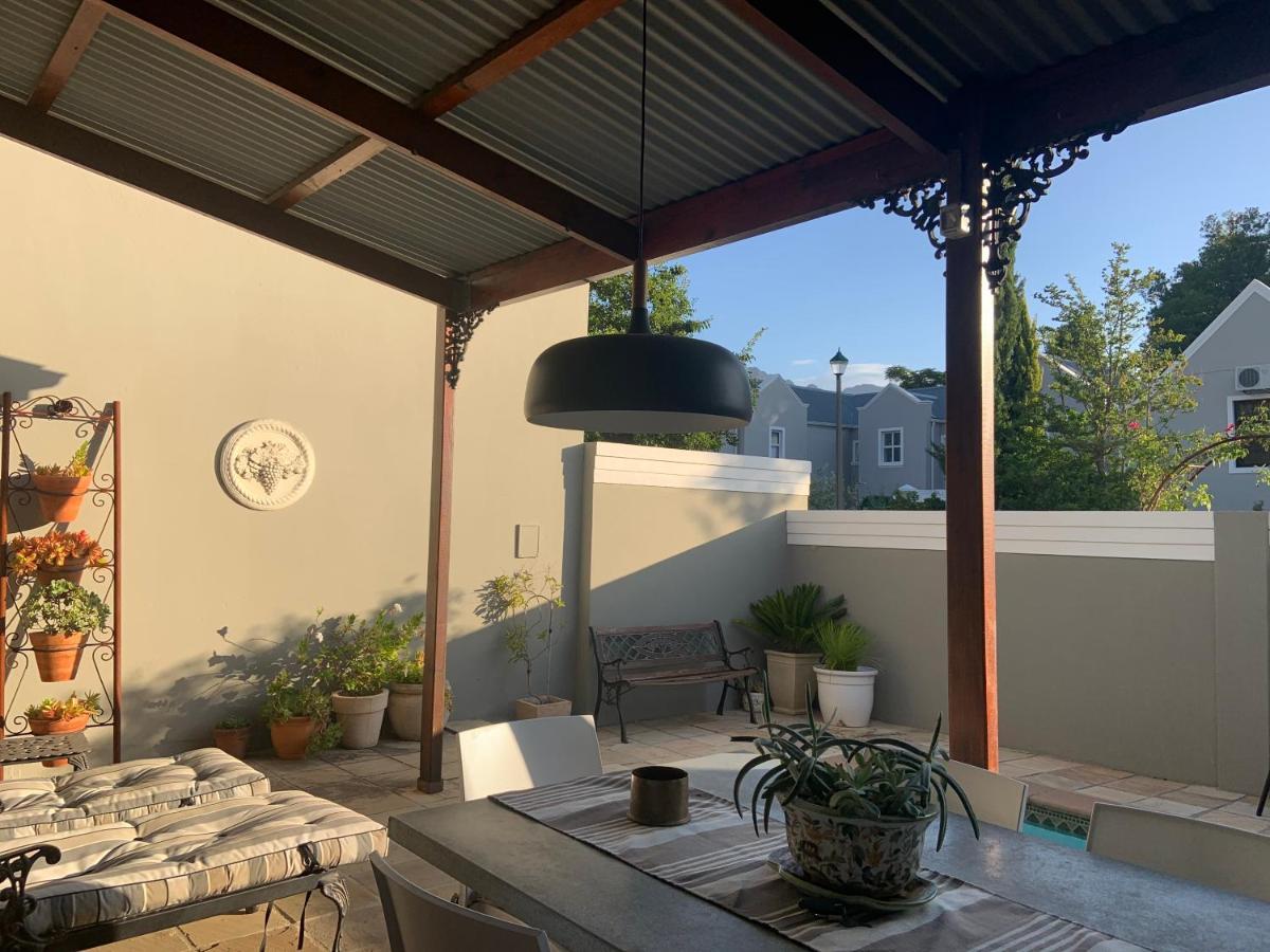 La Gratitude Self Catering Cottage Франшхоек Екстериор снимка