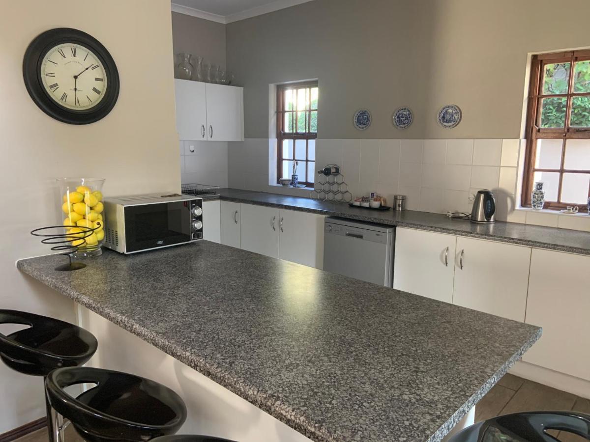 La Gratitude Self Catering Cottage Франшхоек Екстериор снимка