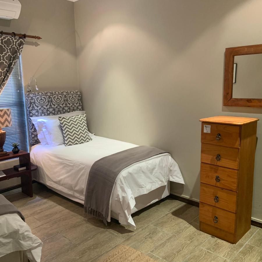 La Gratitude Self Catering Cottage Франшхоек Екстериор снимка